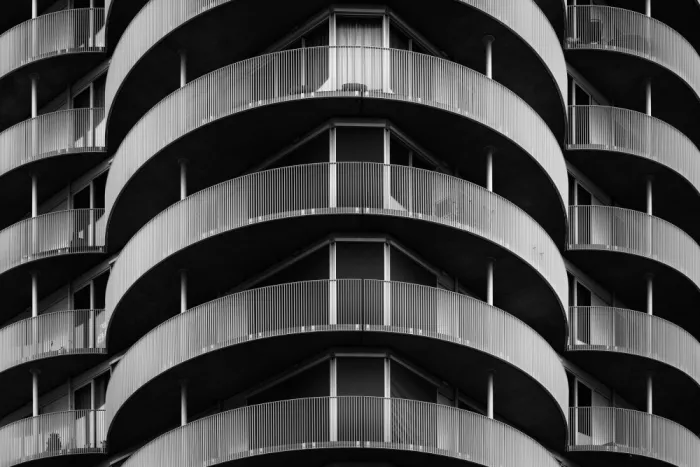 Loire, Hervé: Balcón curvilíneo