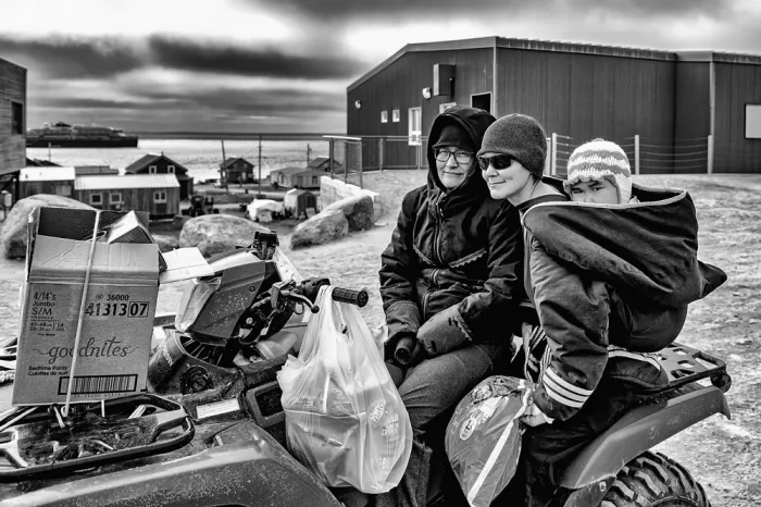 Golani, Aharon: Inuit people, mother her son and daughter, Nunavut, Northern territories, Canada