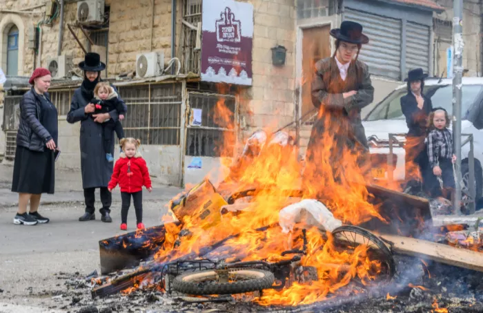 Falik, Ohad: Quemar chametz es una excusa