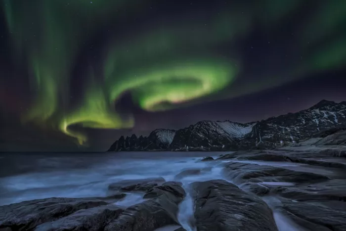 Yu, Zhen James: Sinfonía de la aurora boreal y el mar