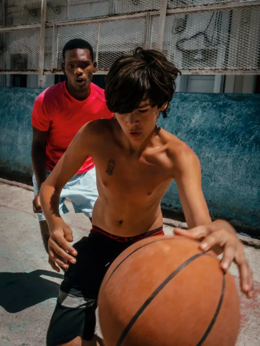 Bauer, Andy: Jungen spielen Basketball