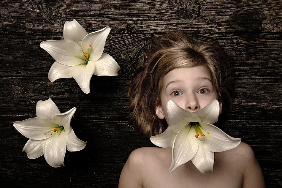 Joris: La ragazza dal fiore en bocca
