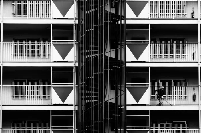 Komai, Kazuhiro: An apartment house