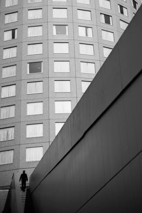 Hata, Satoshi: Ventanas