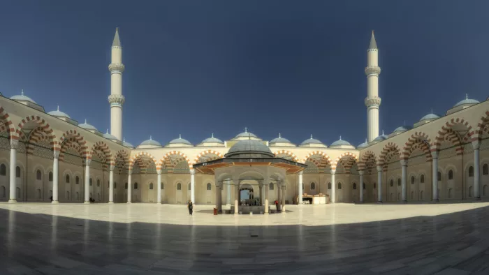 Baglietto, Oskar: Moschea Çamlıca