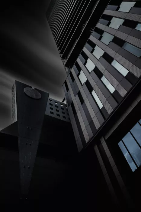 Hara, Tomoshi: Distopía vertical