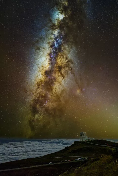 Li, Bruce: Mléčná dráha, zvěrokruh a záření vzdušné obálky nad observatoří Haleakala