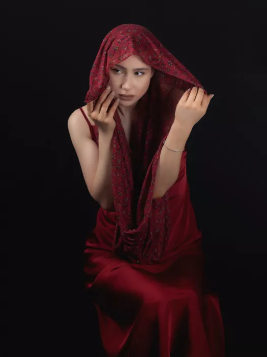 Calin, Silvia Rucsandra: Dama de rojo