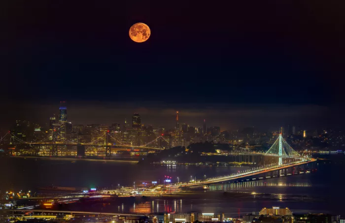 Lin, Ning: Moonset San Francisco