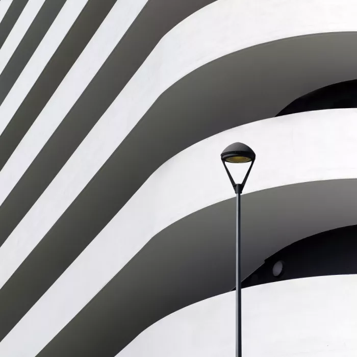 Schuurmans, Wim: - Moderní pouliční lampa VIII -