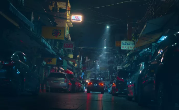 la, De Javier: Bangkok ze stínů