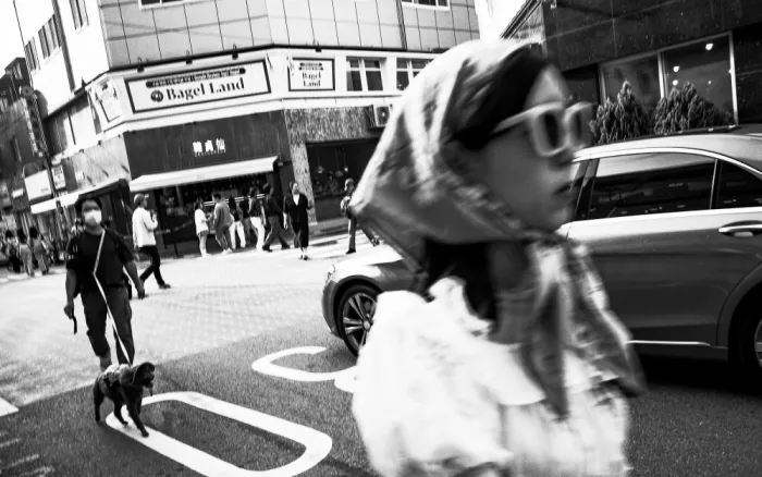 Kim, Parole: Passing by