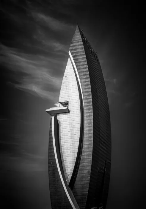 Zhao, Yan: Stilvoller Turm