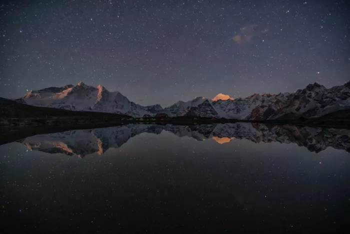 Xie, April: Moonlit Everest