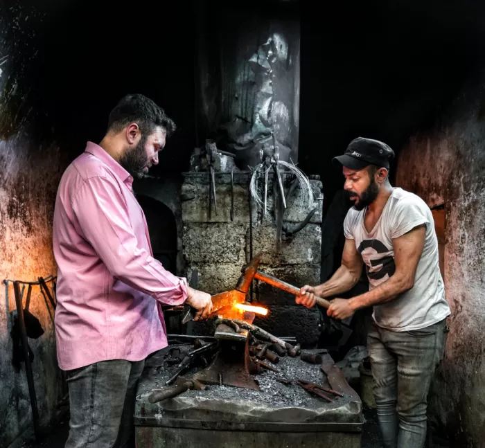 Alsofey, Bashar: Lavoro manuale