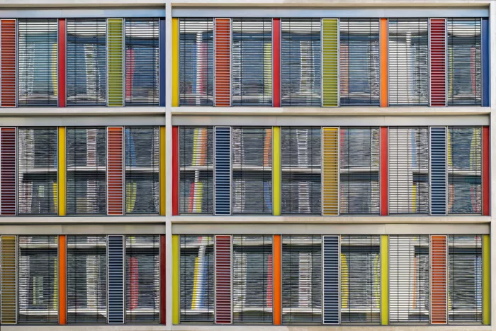 Forster, Georges: Fenster mit heruntergelassenen Jalousien