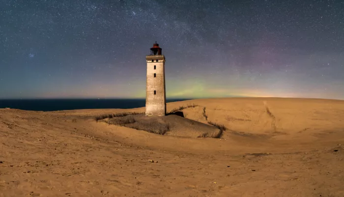 Keller: Auroras boreales sobre el faro de Rubjerg Knude