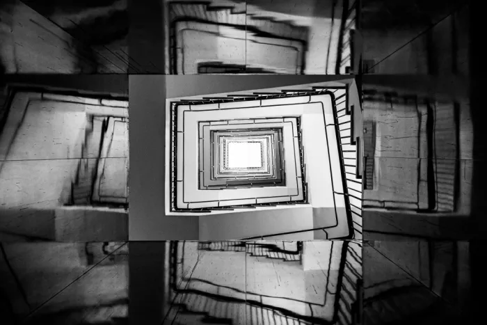 Loire, Hervé: Distorsión
