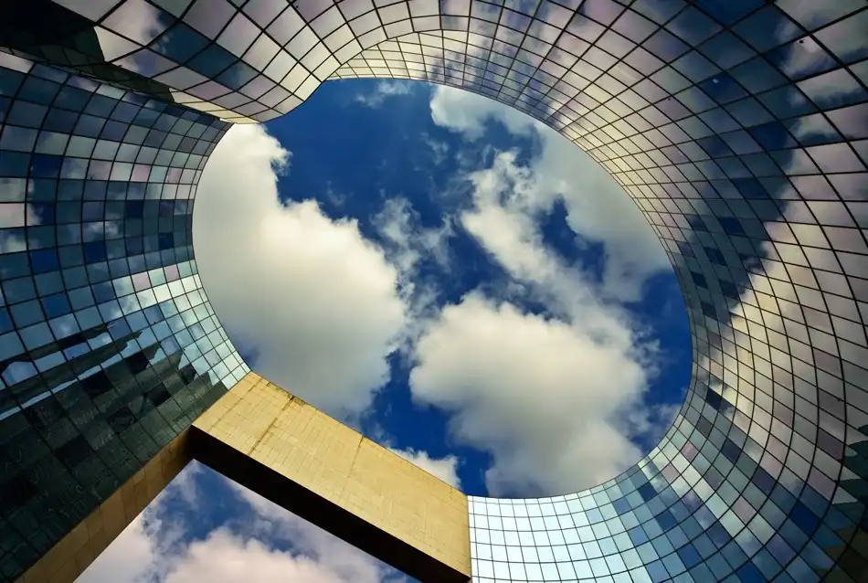 Marin, Rodrigo: Glass and sky