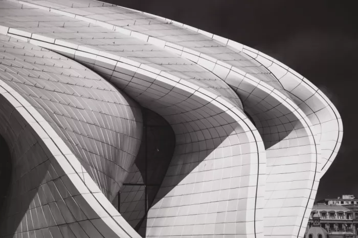 Heg, Zina: Curved Baku