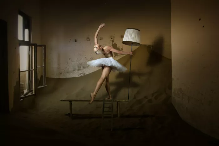 Diepenbroek, von Christine: dancer