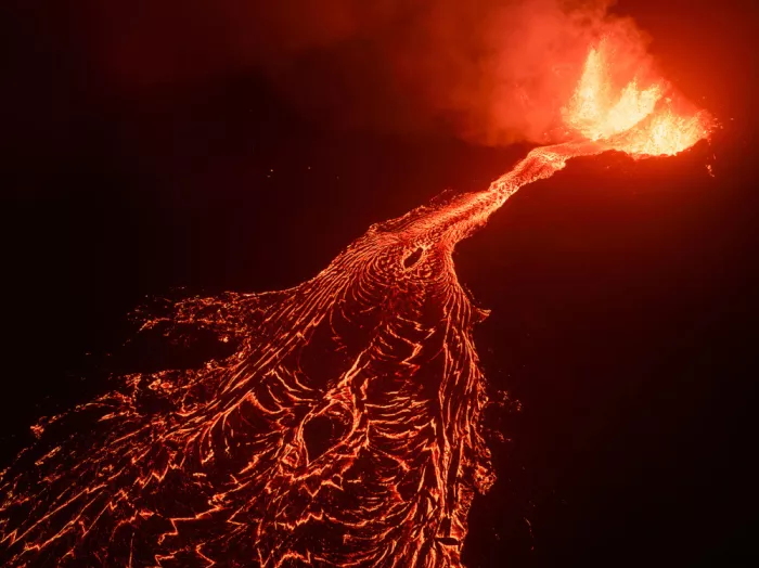 天馬, Feng Chao: A Firebird of Lava