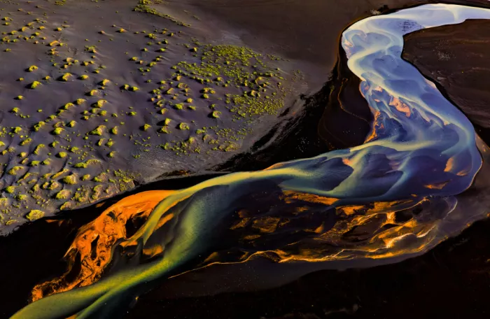 天馬, Feng Chao: River of Colors