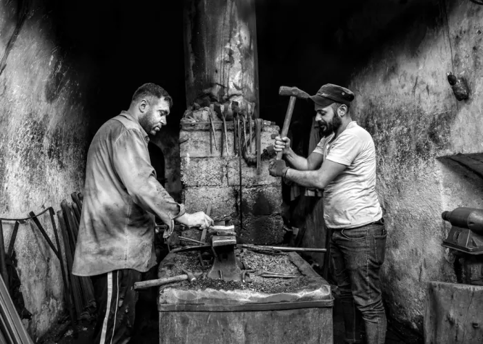 Alsofey, Bashar: Lavoro manuale _ Compagni di lavoro