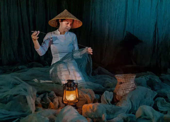 Gu, Zeren: Mending Fishing Net