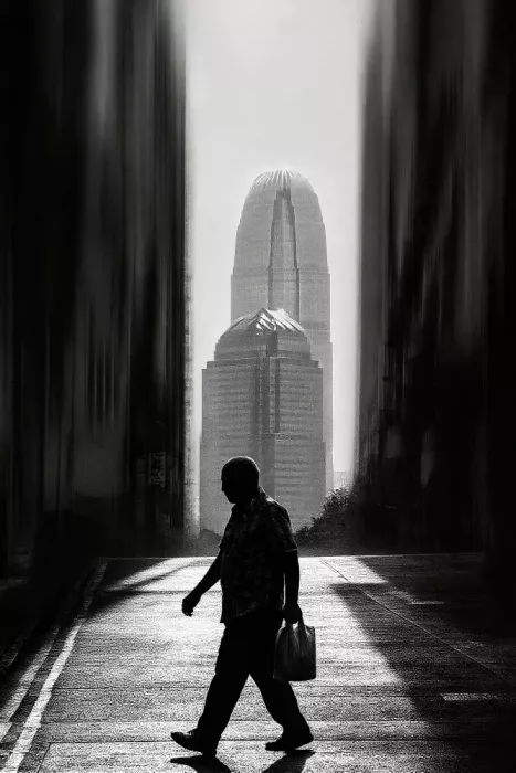 X-FlyingKN: Solitudine urbana