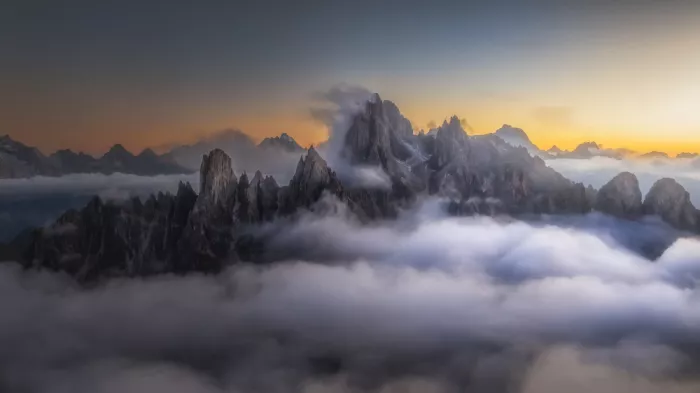 （李永男）, Li Yongnan: Dawn of Mountains