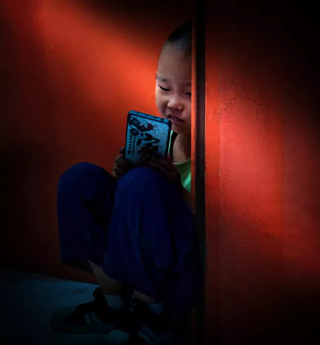 Zhang, Rae: In seiner eigenen Welt