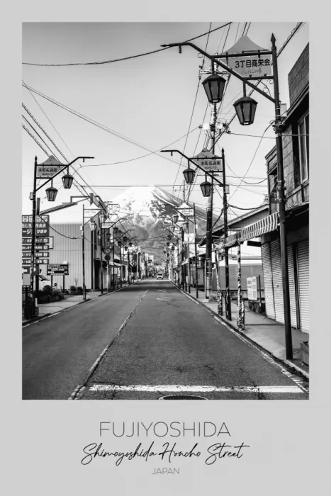 Viola, Melanie: A fuoco: via Shimoyoshida Honcho con il Monte Fuji