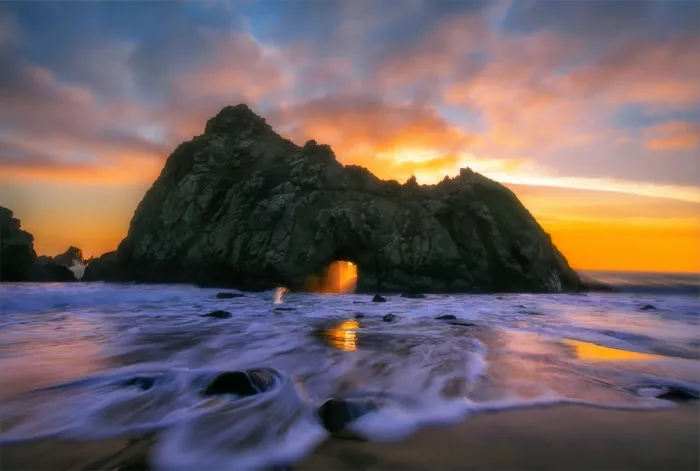 AN, ANNA: Sunbean Through the Keyhole