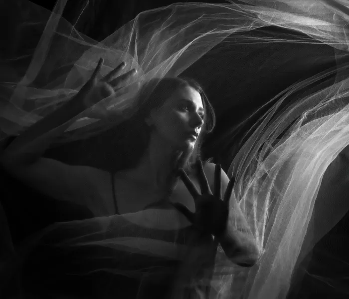 P., Ruiqing: Velada en el Silencio