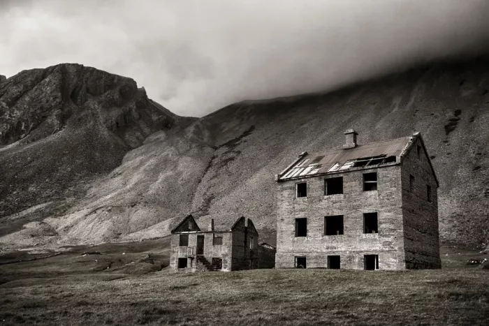 Ingibergsson, H. Þorsteinn: Pod horskou skálou (měkké)