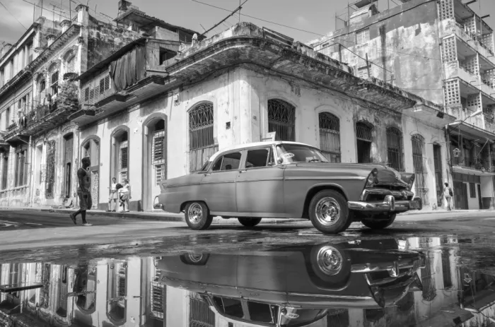 Einhorn, Itzik: Sotto una vecchia auto vagante