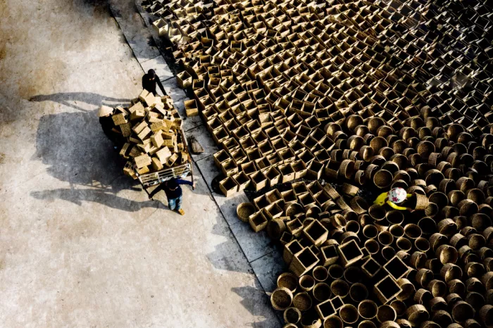 Truong, Van Tran: Sun drying basket made of water hyacinth