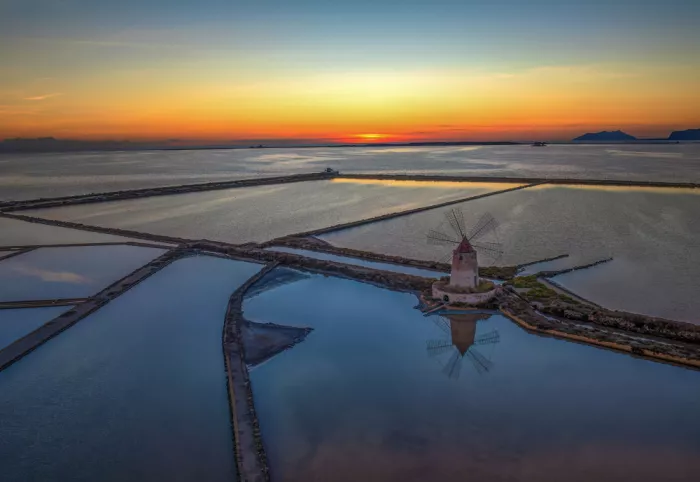 Ji, Shirley: Saline di Trapani