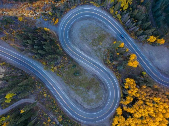 He, Mike: Fall Color and S-Curve Road