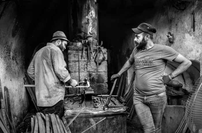 Alsofey, Bashar: Lavoro manuale _ Compagni di lavoro