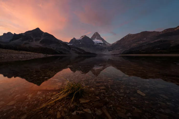 （李永男）, Li Yongnan: Morning of Mt. Assiniboine