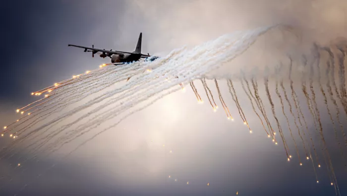 Batzdorf, Erhard: Demonstration of flares