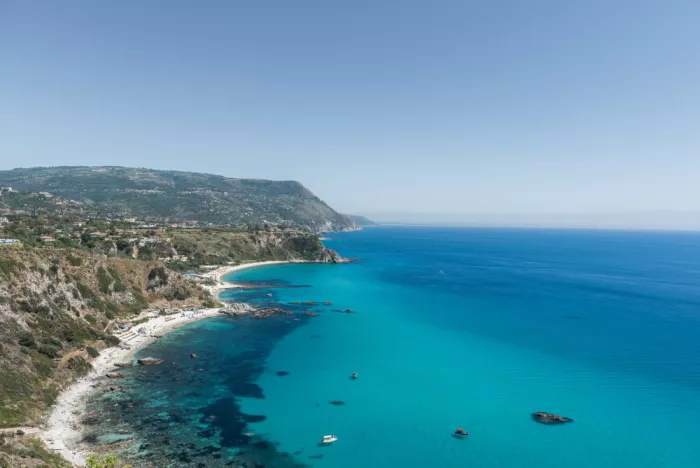 Photolovers: Rugged Italian coast in Calabria