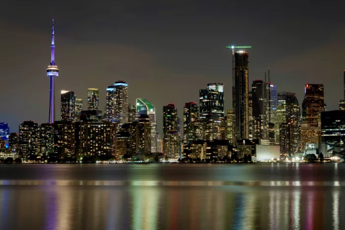 Hanson, Mitchell: Toronto di notte