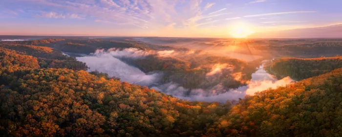 Huang, Liguang: Sunrise on a Misty Morning
