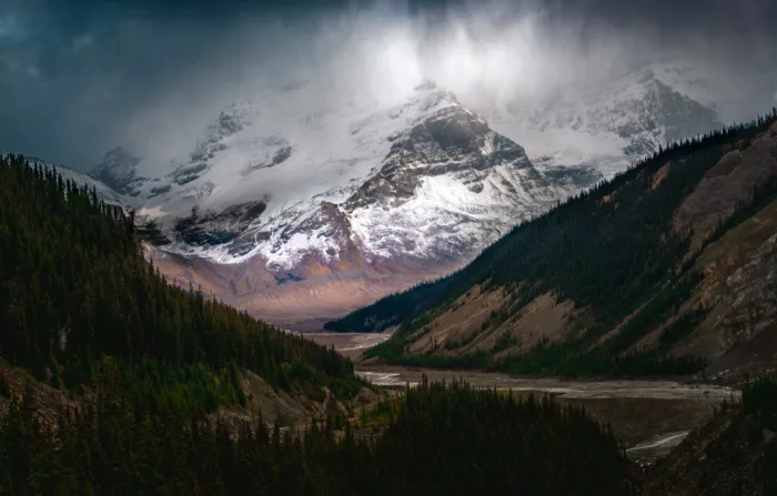 Li, Bing: Deštivý moment v Columbia Icefield