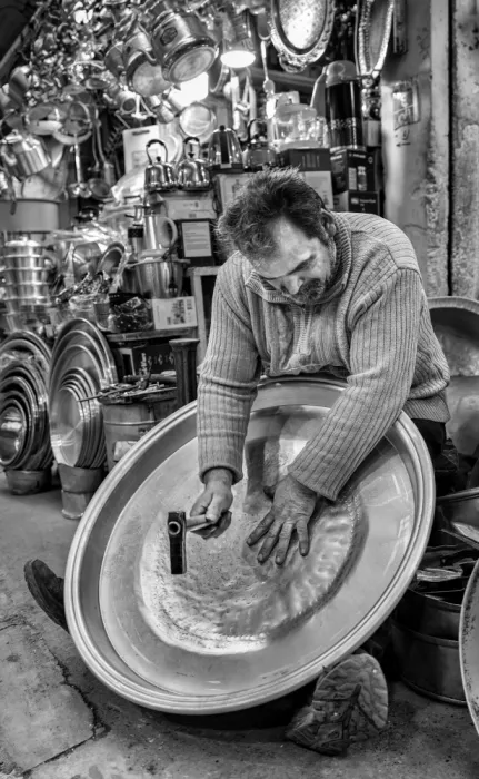 Alsofey, Bashar: Lavoro manuale