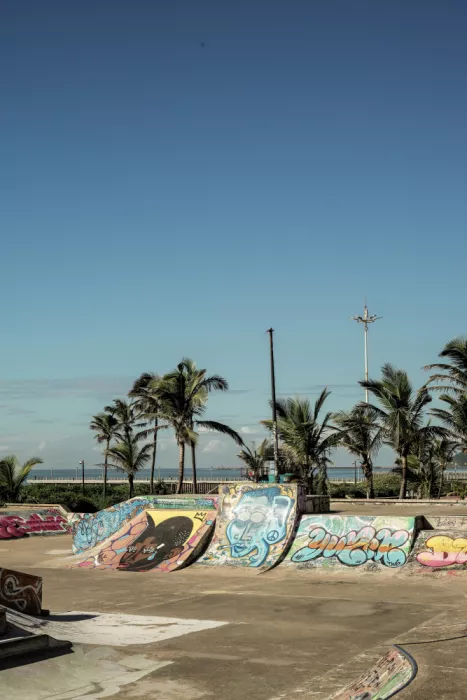 Clint, by Shot: Vague urbaine