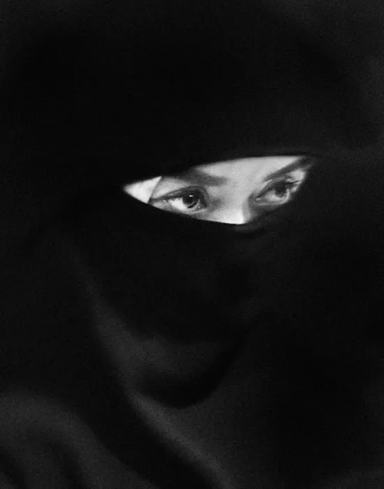Lagaa, Kahar: The Woman